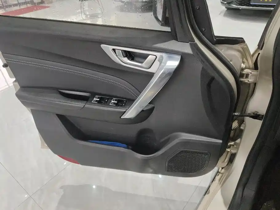 Geely Vision X3 — фото 7