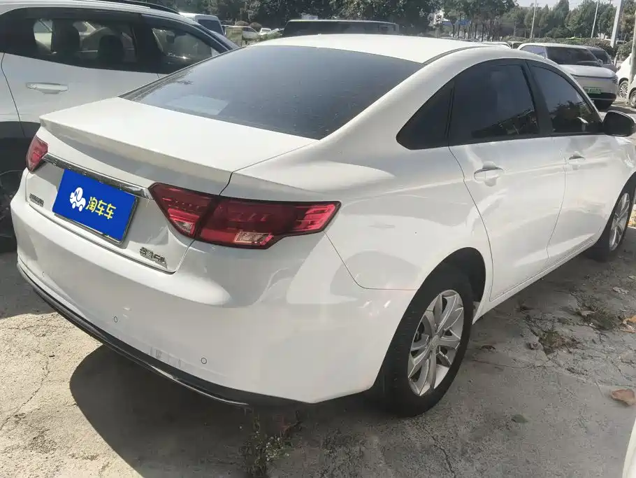 Geely Emgrand GL — фото 3