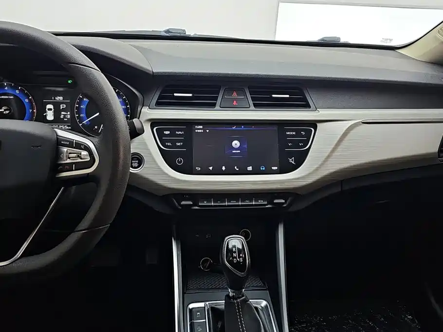 Geely Vision X3 — фото 13