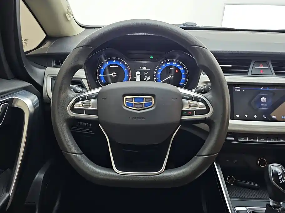 Geely Vision X3 — фото 14