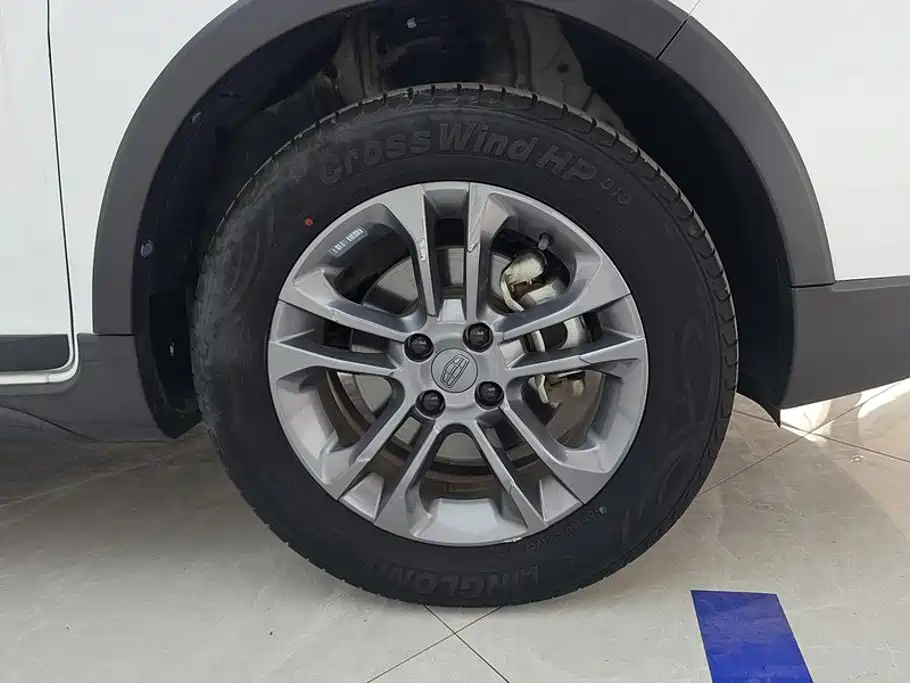 Geely Vision X3 — фото 6