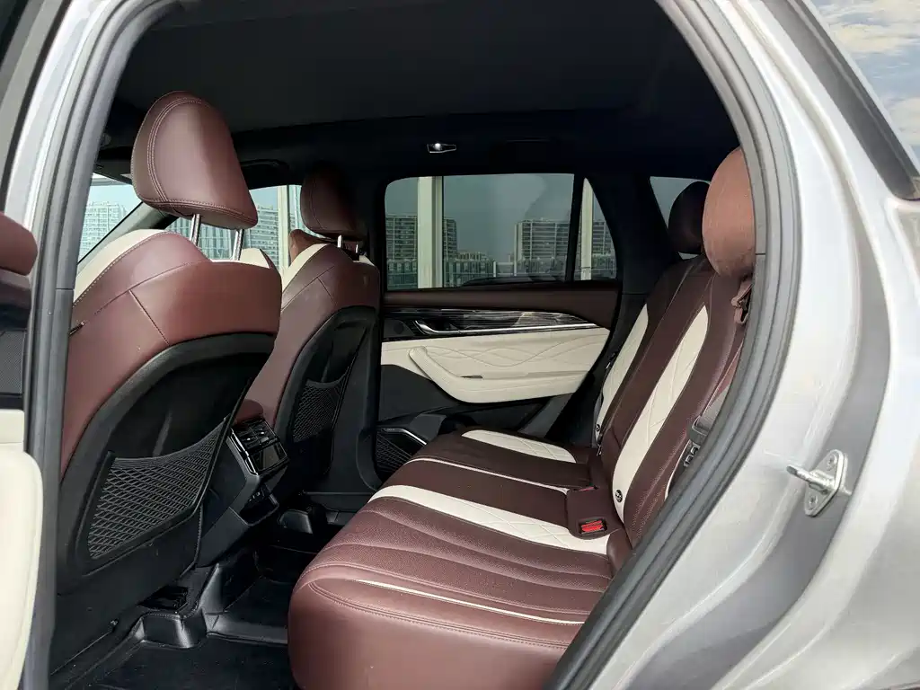 Geely Xingyue L — фото 11