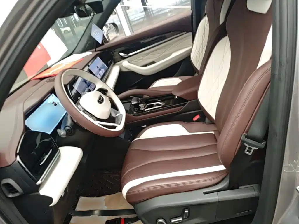 Geely Xingyue L — фото 14