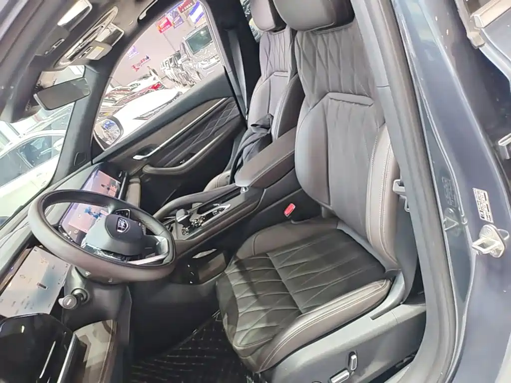 Geely Xingyue L — фото 14