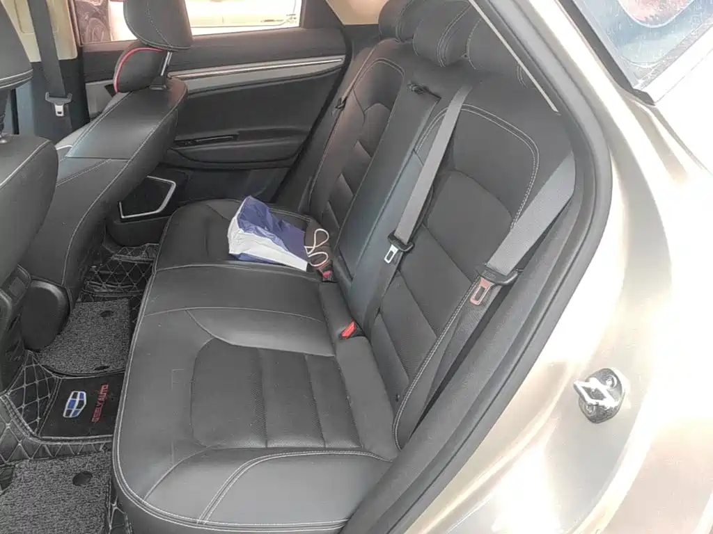 Geely Emgrand GS — фото 16