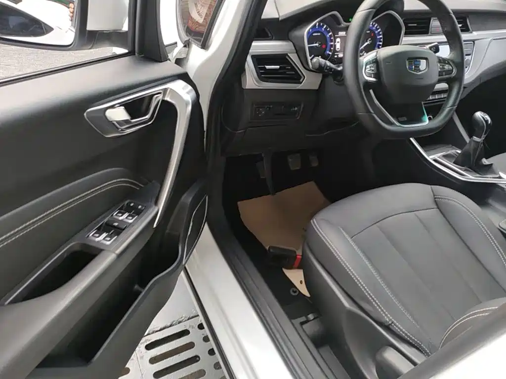 Geely Vision X3 — фото 15
