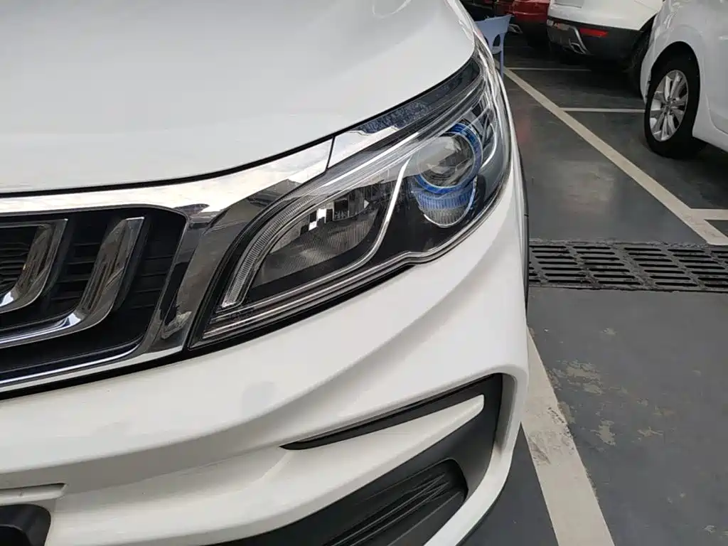 Geely Vision X3 — фото 23