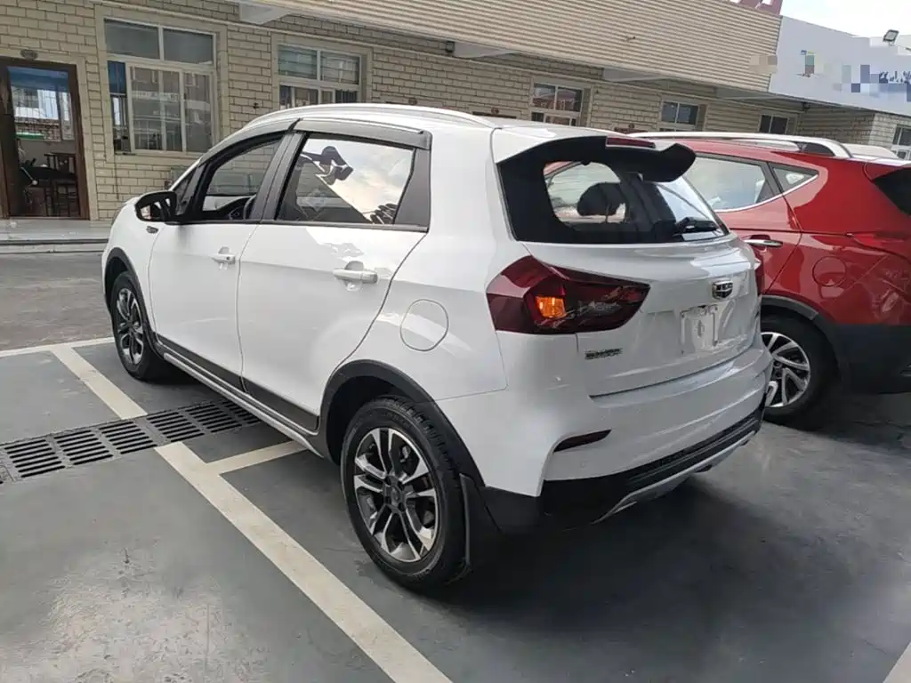 Geely Vision X3 — фото 4