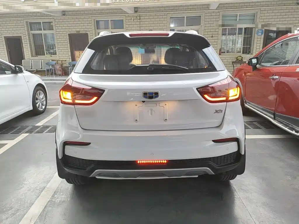 Geely Vision X3 — фото 5