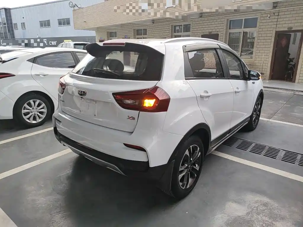 Geely Vision X3 — фото 6