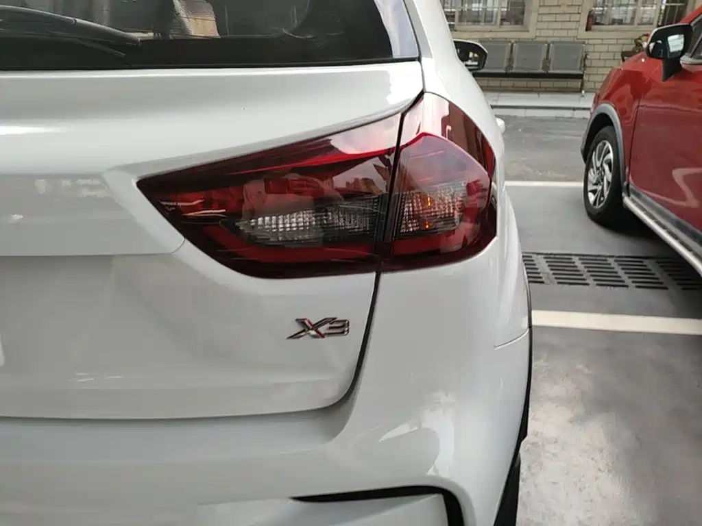 Geely Vision X3 — фото 7