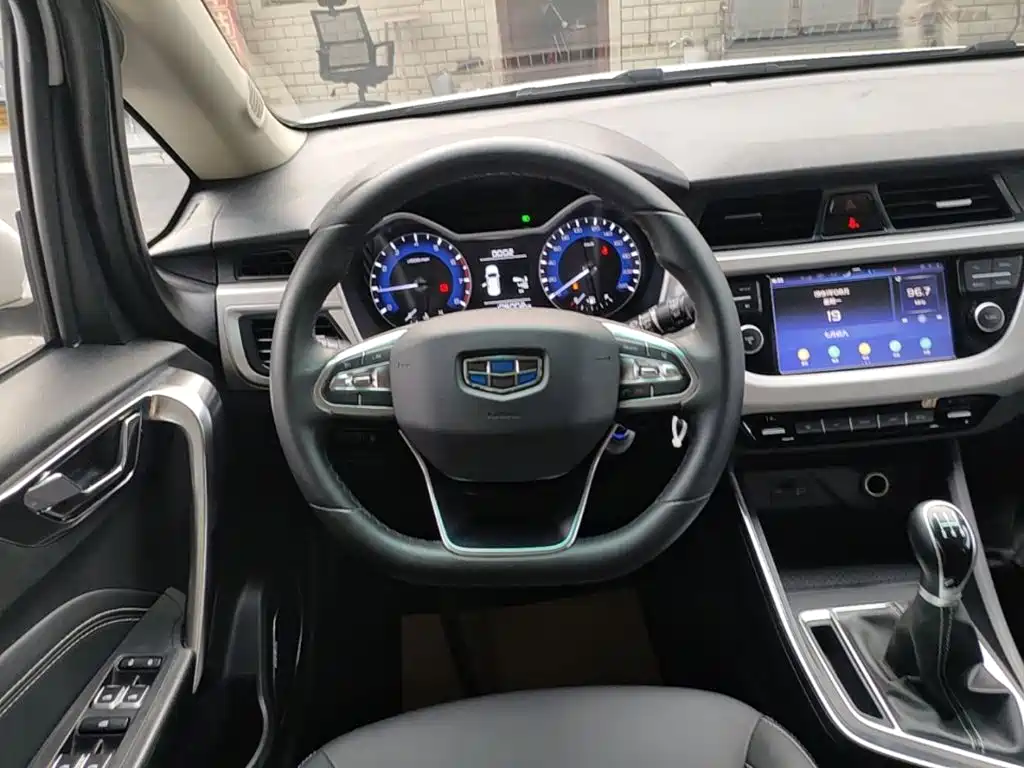 Geely Vision X3 — фото 10