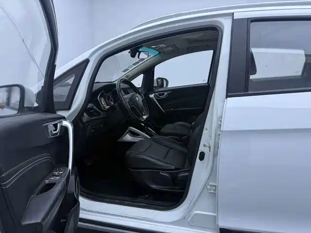 Geely Vision X3 — фото 11
