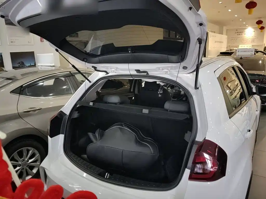 Geely Vision X3 — фото 18