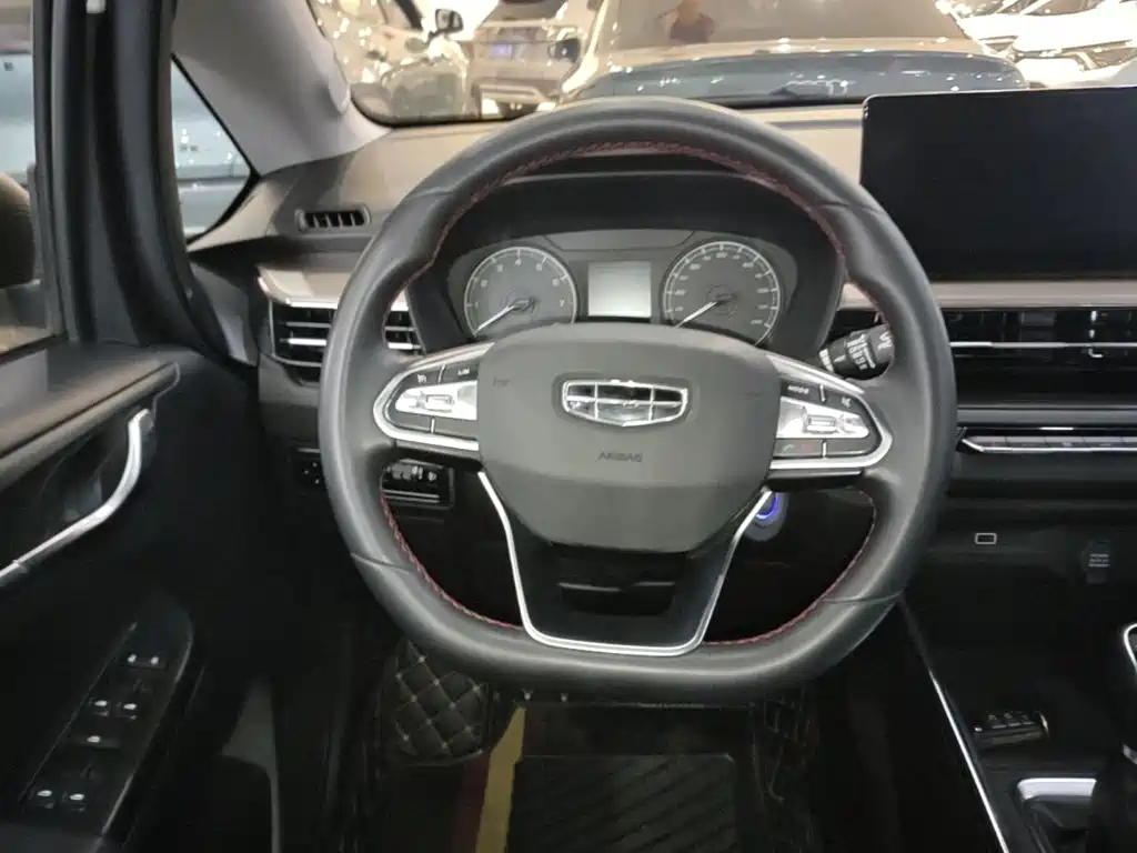 Geely Vision X3 — фото 10