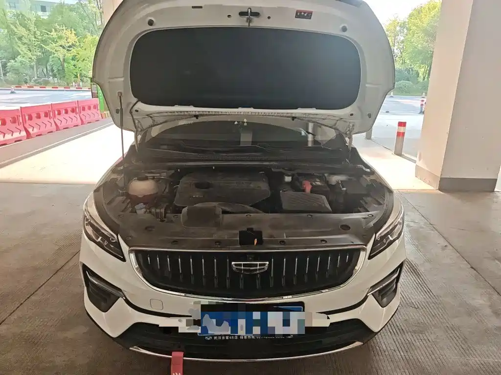 Geely Emgrand S — фото 10