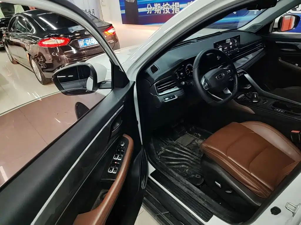 Geely Vision X6 — фото 15