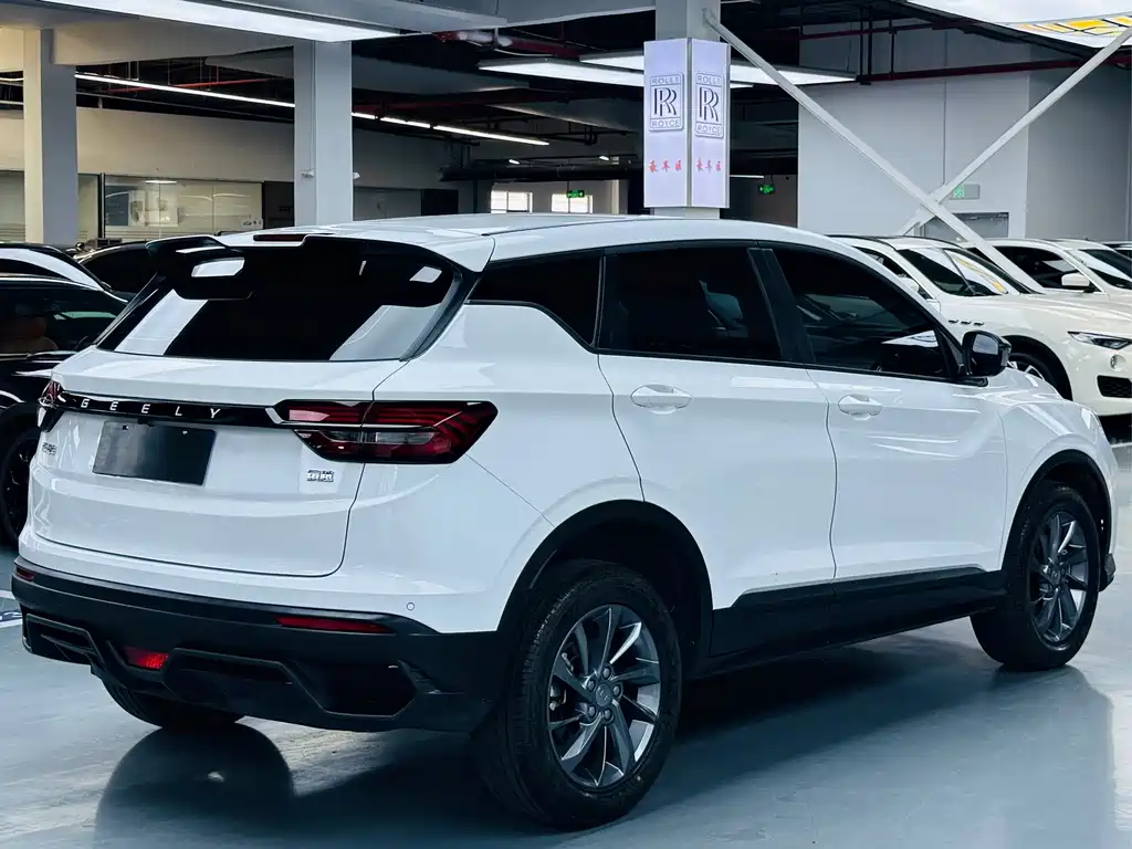 Geely Binyue — фото 14