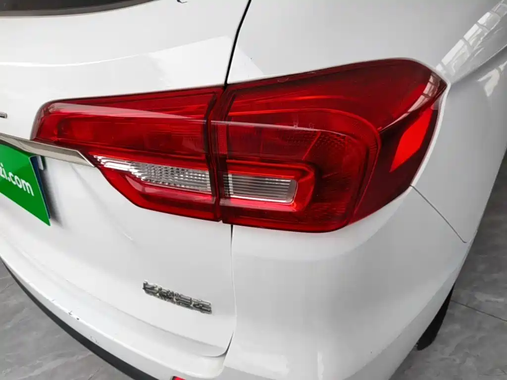 Haval M6 — фото 7