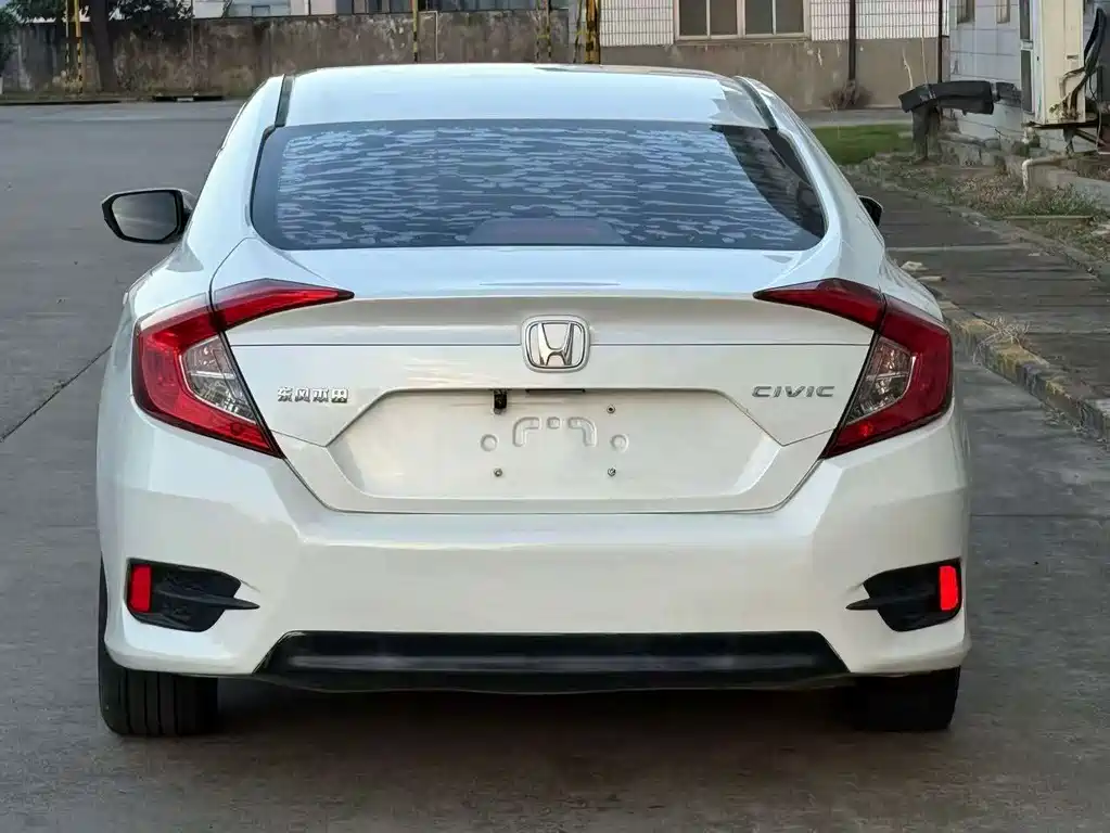 Honda Civic — фото 11