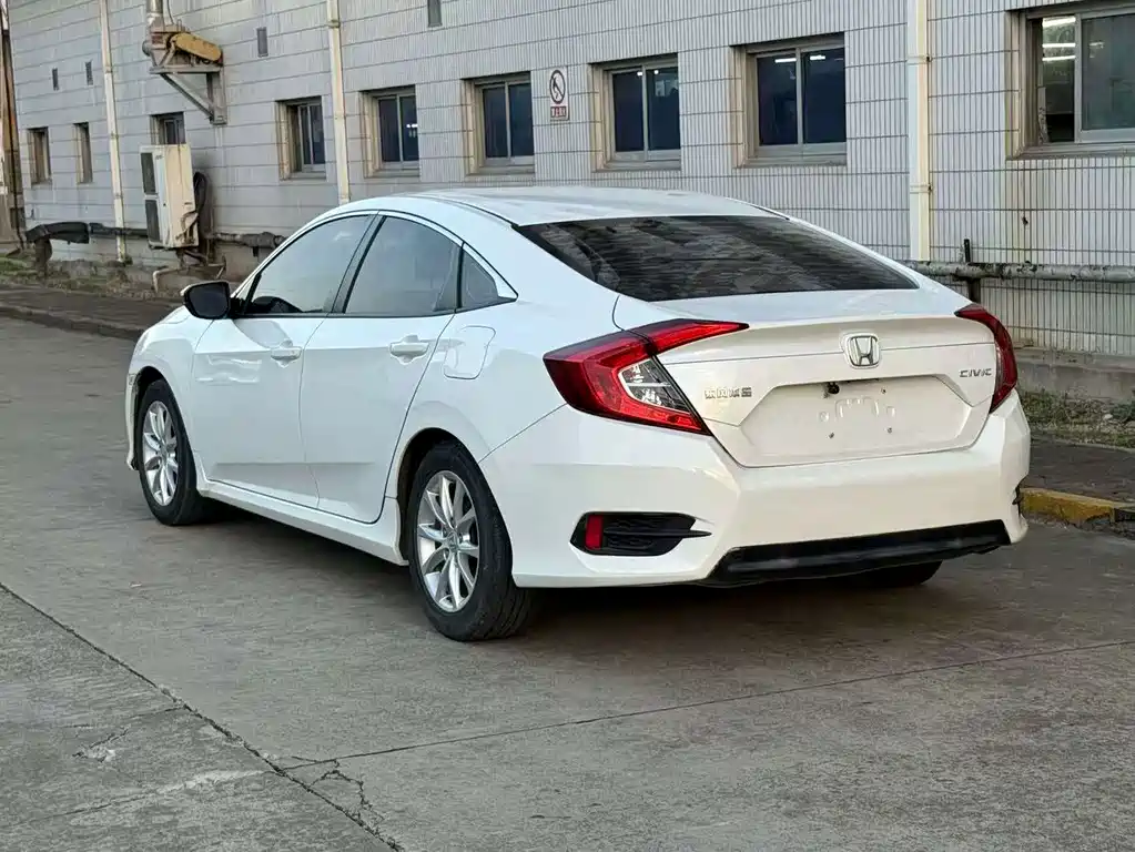 Honda Civic — фото 9