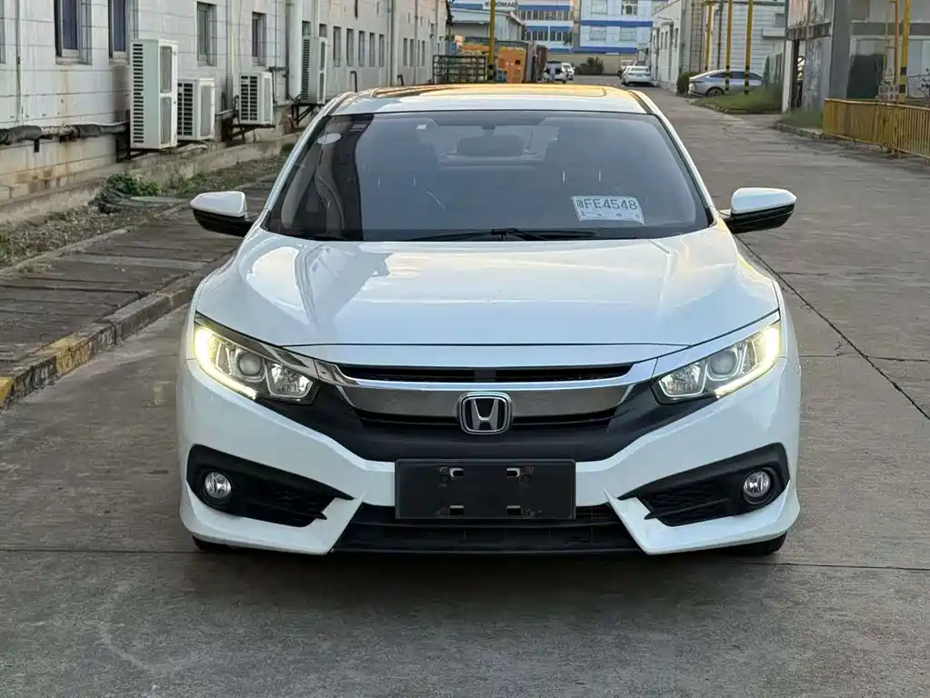 Honda Civic — фото 1