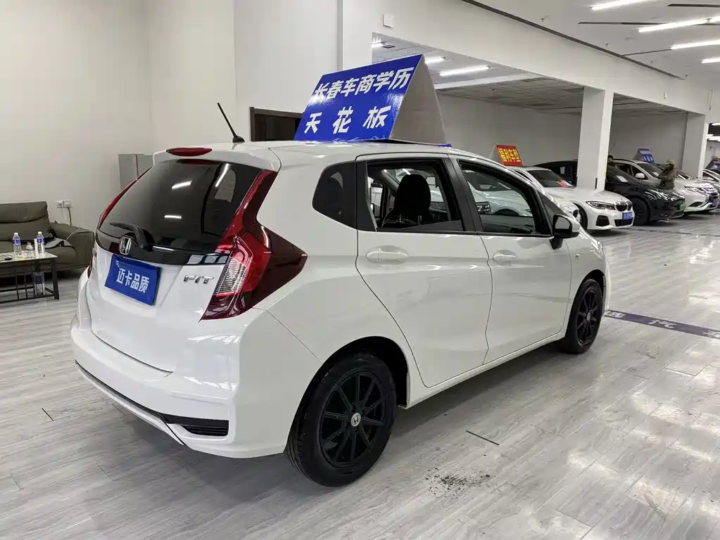 Honda Fit — фото 6