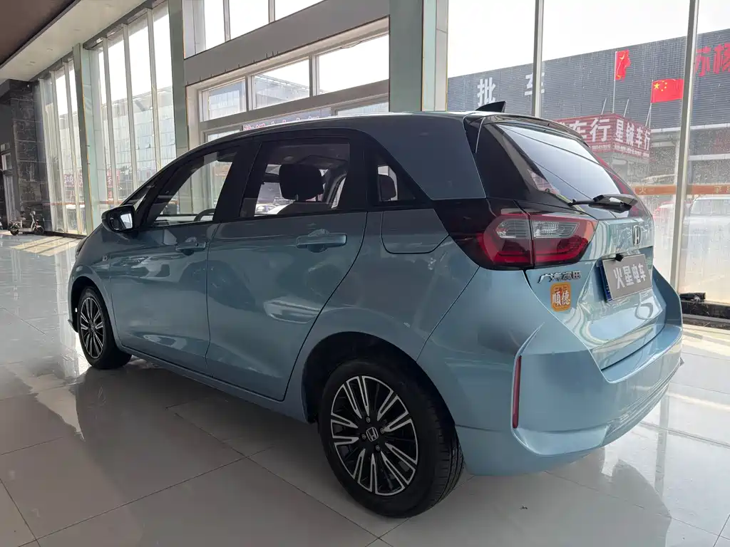 Honda Fit — фото 11