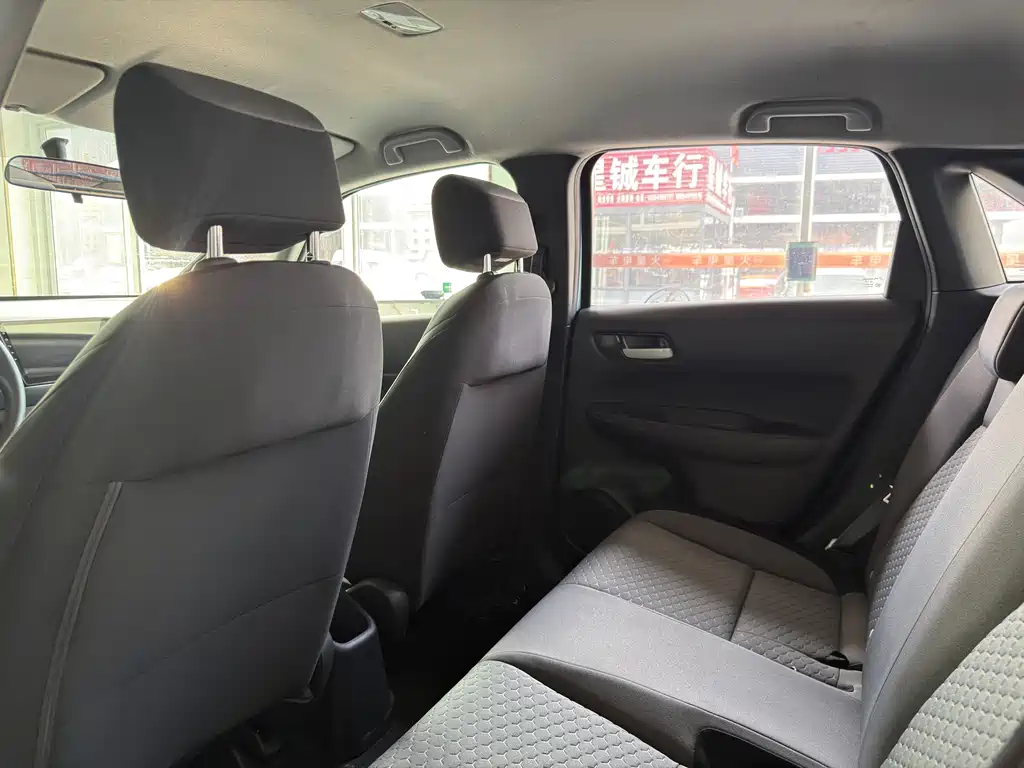 Honda Fit — фото 5