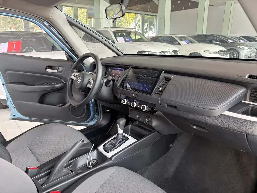 Honda Fit — фото 7