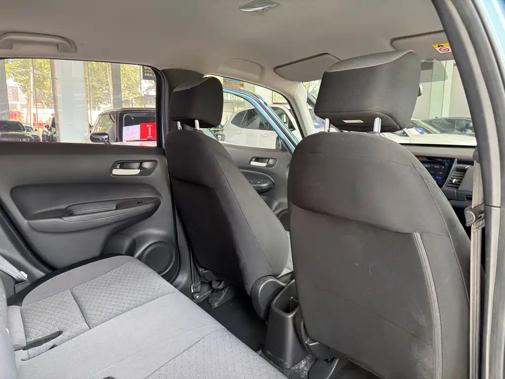 Honda Fit — фото 8
