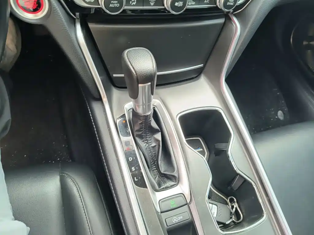 Honda Accord — фото 13