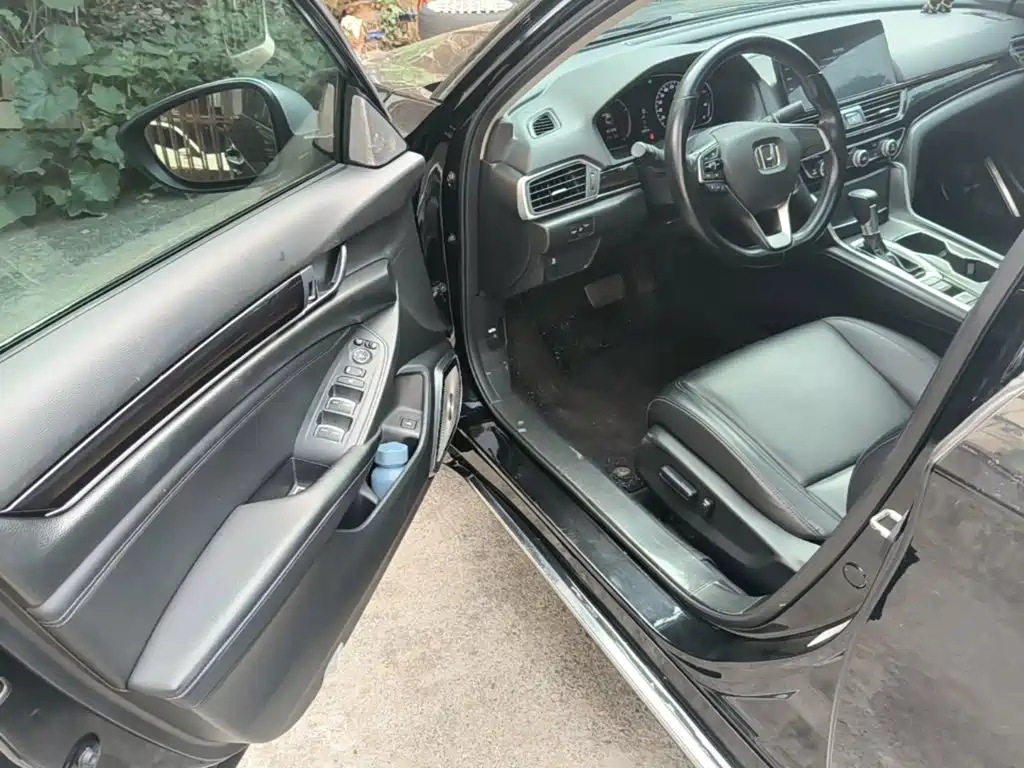 Honda Accord — фото 15