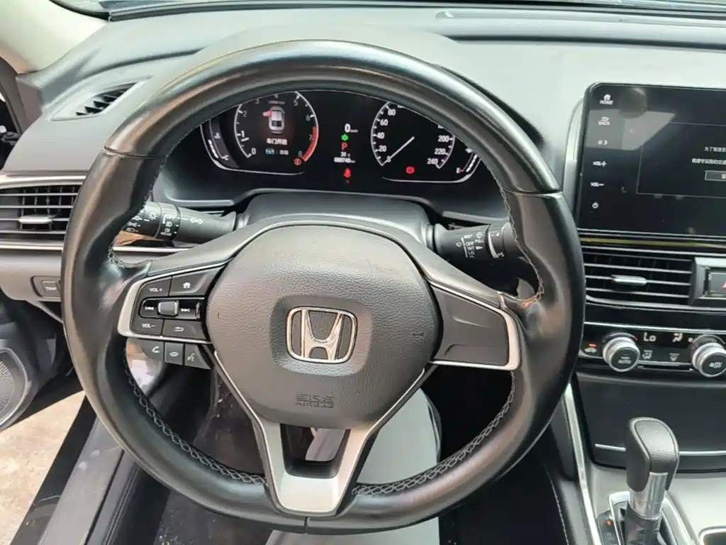 Honda Accord — фото 10