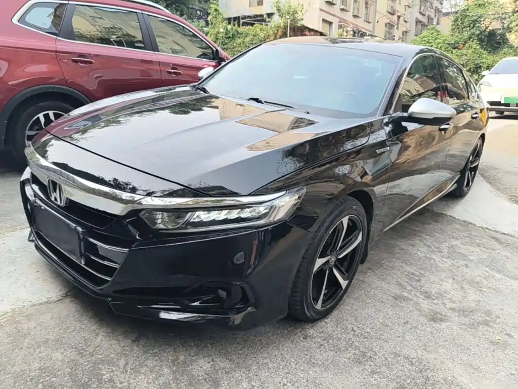 Honda Accord — фото 1