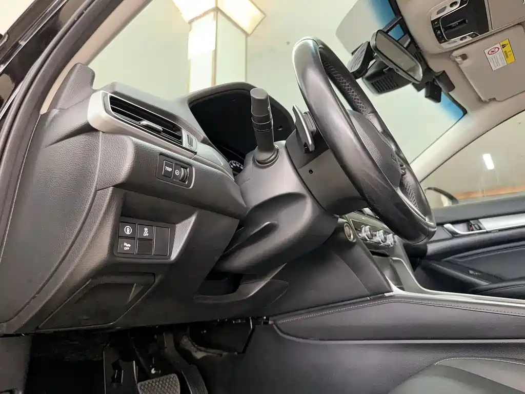 Honda Accord — фото 11