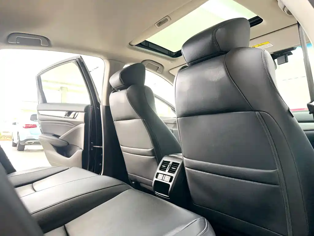 Honda Accord — фото 14
