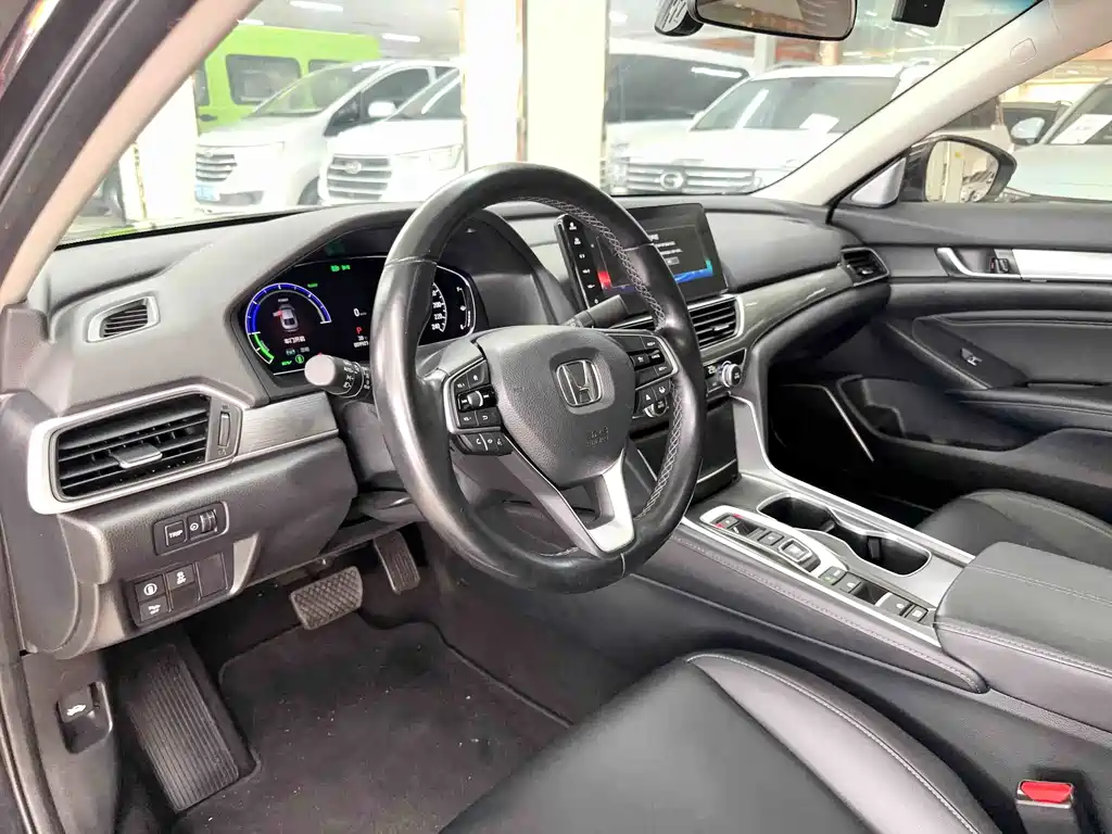 Honda Accord — фото 15