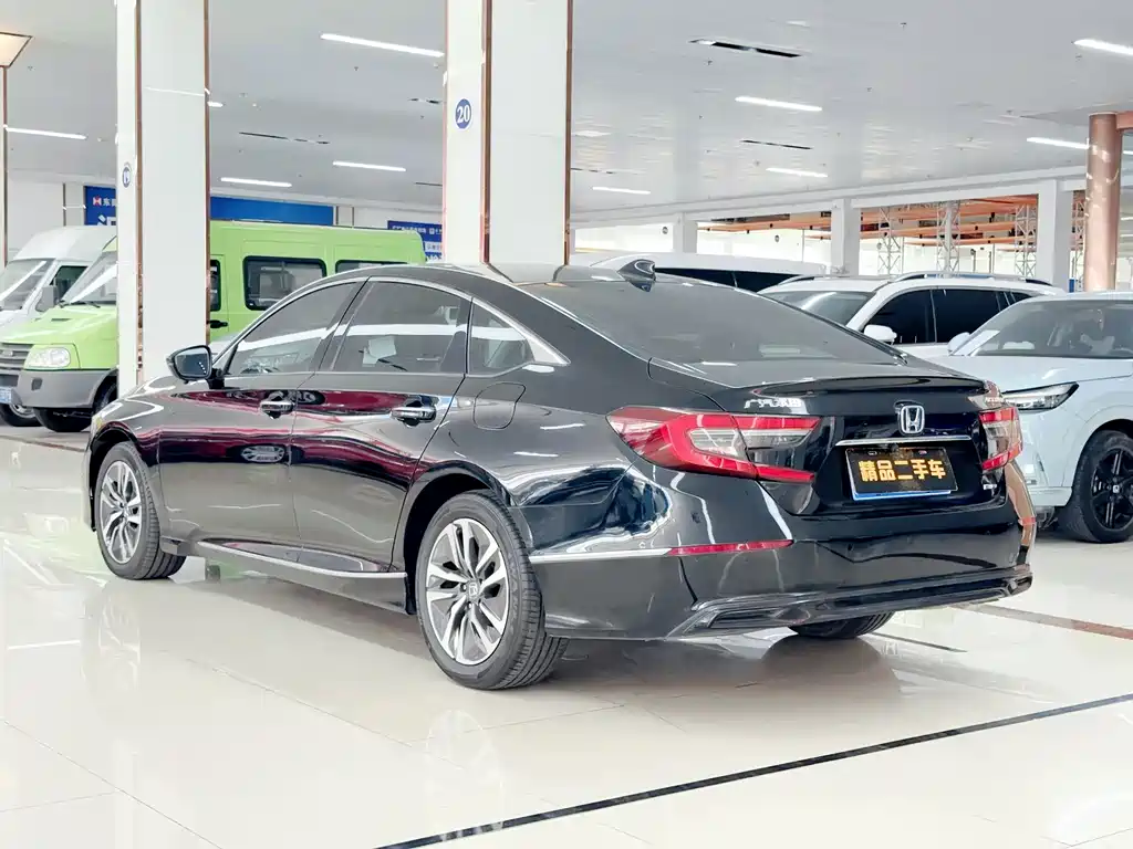 Honda Accord — фото 4