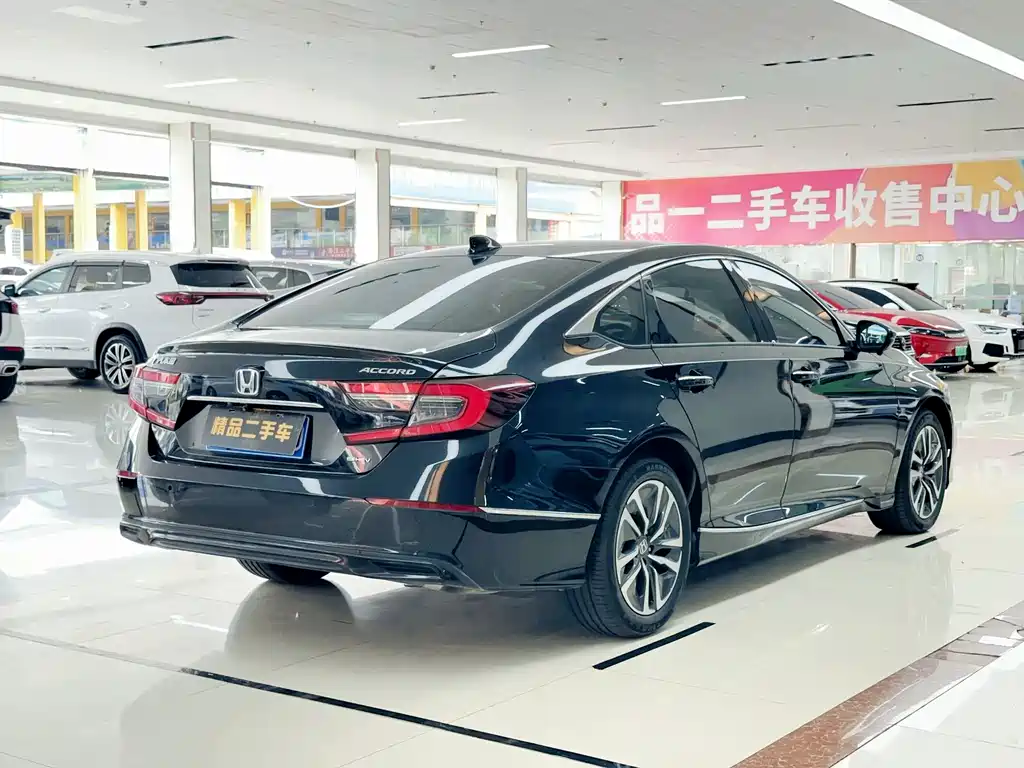 Honda Accord — фото 6
