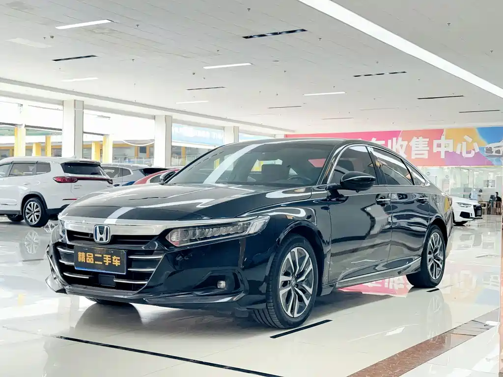 Honda Accord — фото 1