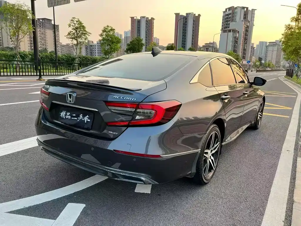Honda Accord — фото 9