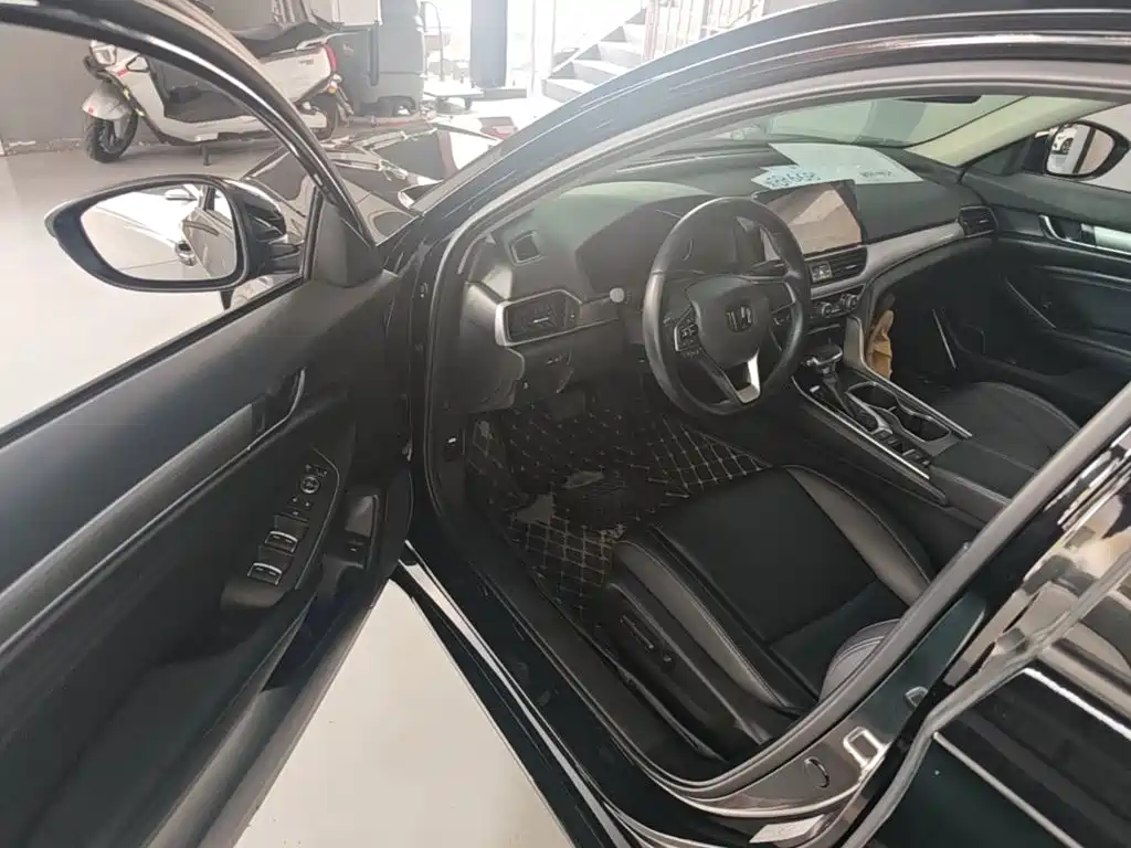 Honda Accord — фото 15