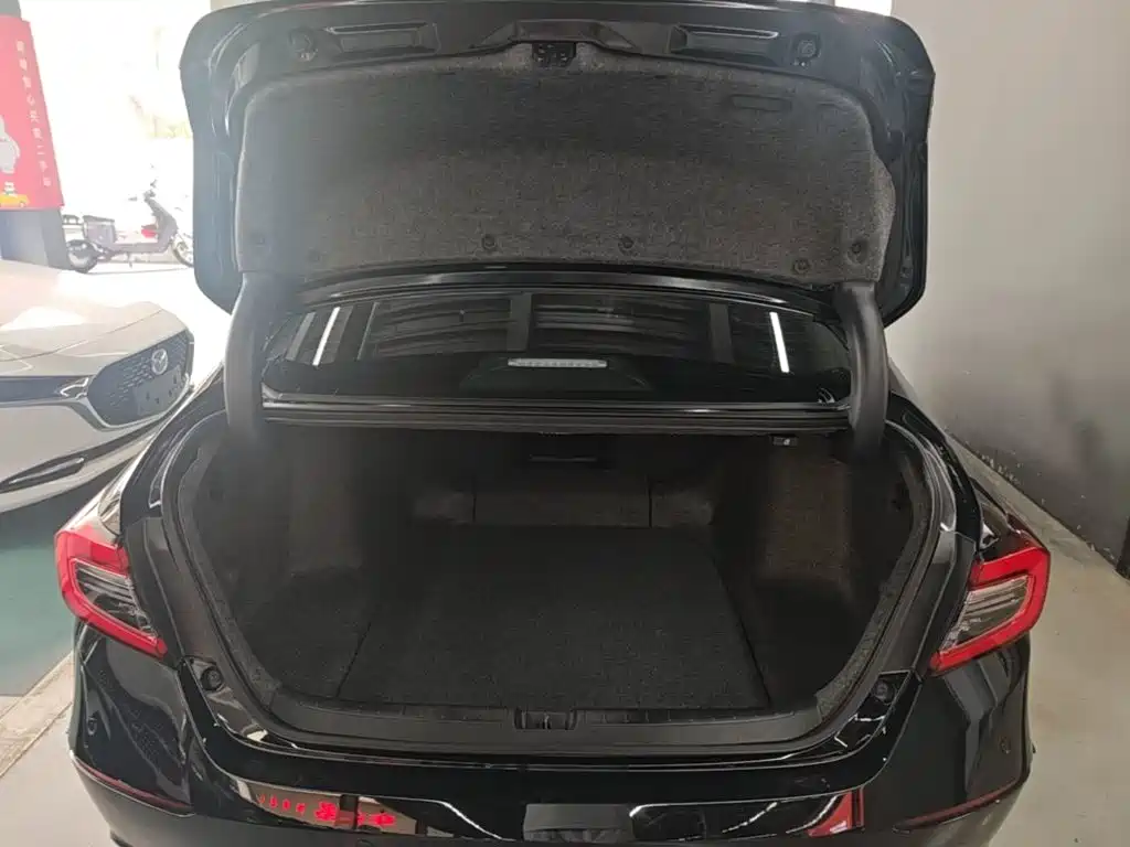 Honda Accord — фото 18