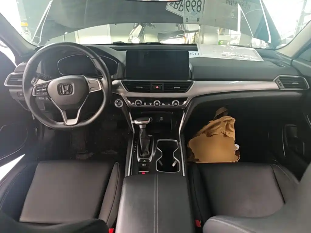 Honda Accord — фото 9