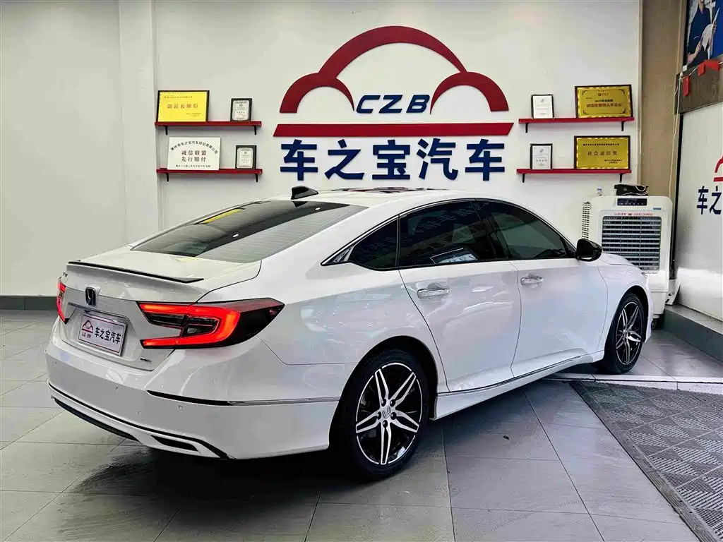 Honda Accord — фото 6