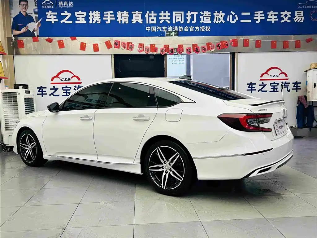 Honda Accord — фото 8