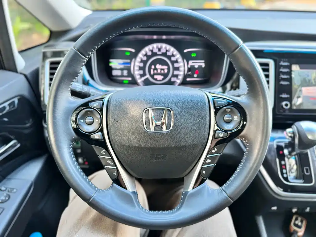 Honda Elysion — фото 28
