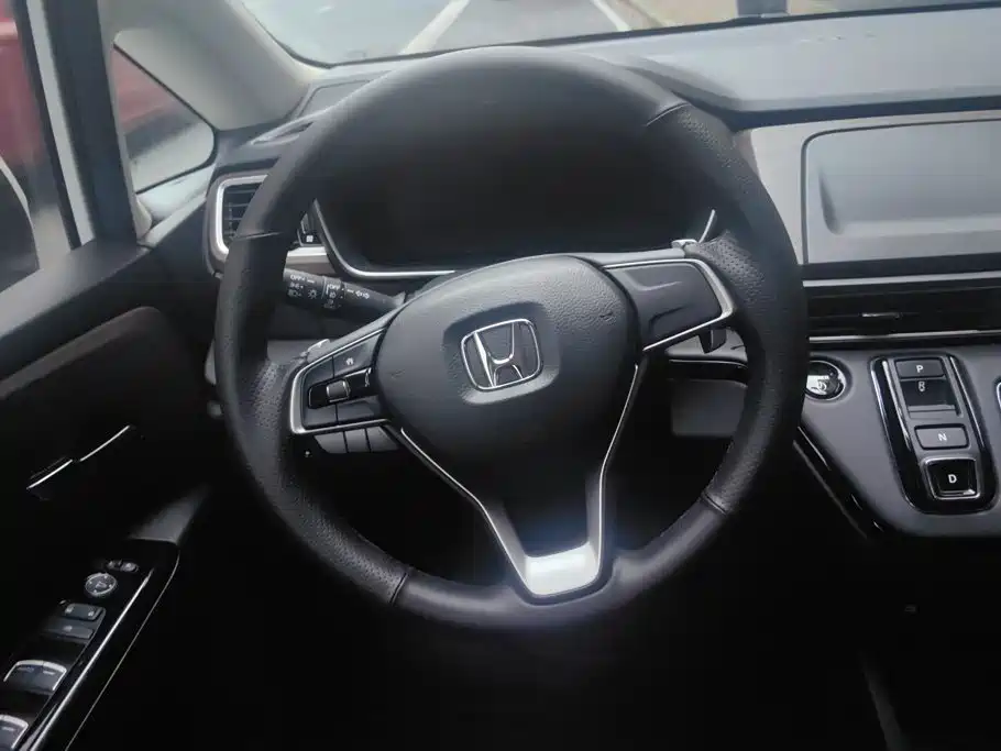 Honda Odyssey — фото 15