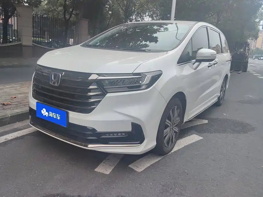Honda Odyssey — фото 1